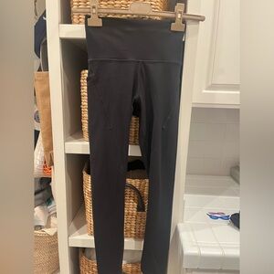 QUINCE Black High-Rise Leggings‎